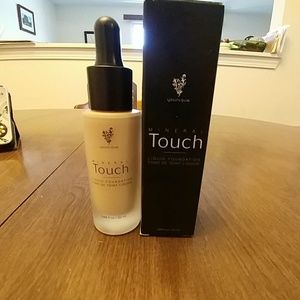 Younioue liquid Foundation!